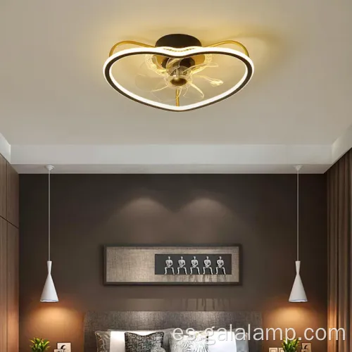 Lámpara de los espacios para niños con diseño de corazón caprichoso